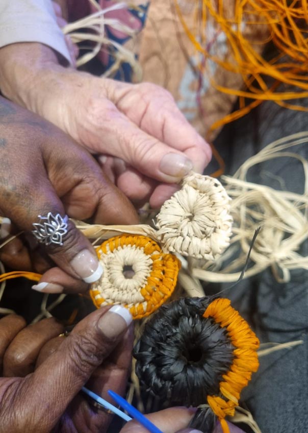 Creation of weaving discs for collective pieces